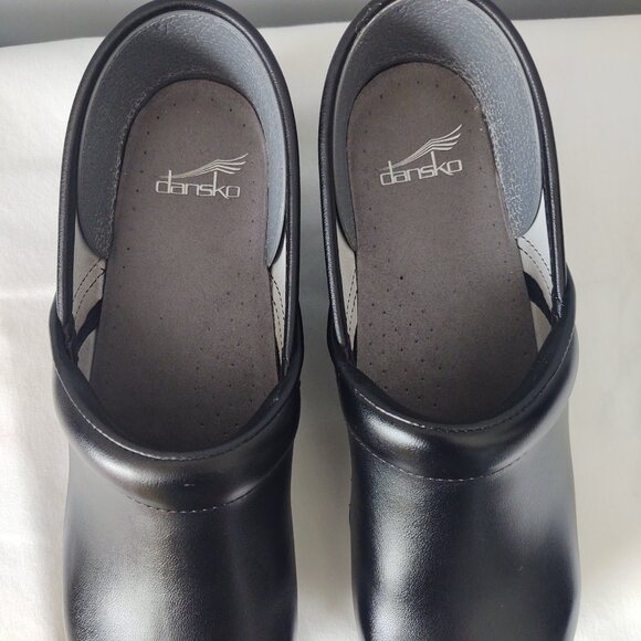 DANSKO (WOMEN'S) BLACK LEATHER CLOG SIZE 40 EU - Picture 2 of 9